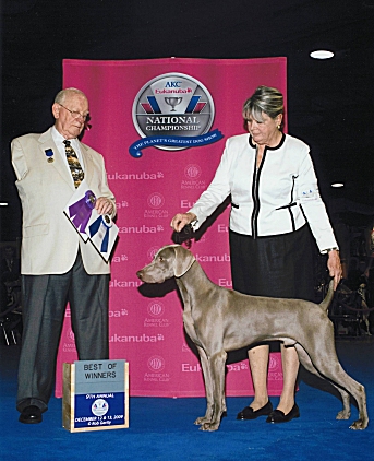 BW_Aldemar_N_Terras_Varsity_Blues_Eukanuba_National_Championship_Long_Beach_Dec_2009.jpg - 128.21 K